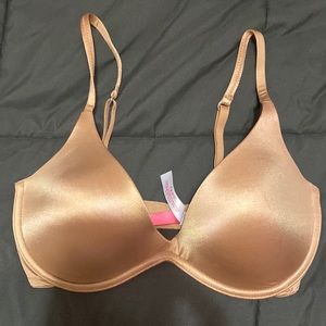 Victoria’s Secret Pink bra